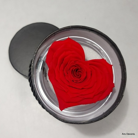 Duża wieczna róża w kształcie serca w eleganckim pudełku