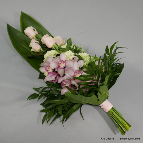 Bukiet pogrzebowy - inwencja florysty Bukiet pogrzebowy - inwencja florysty