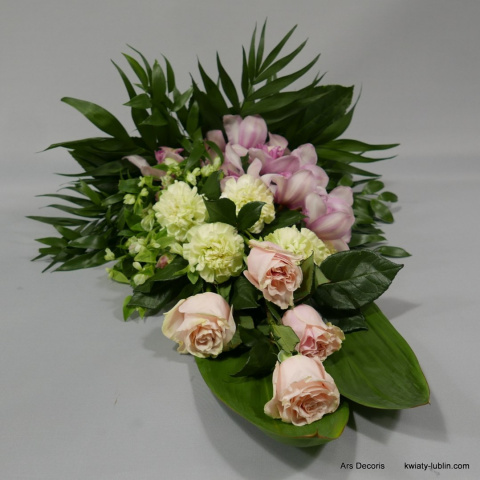 Bukiet pogrzebowy - inwencja florysty Bukiet pogrzebowy - inwencja florysty
